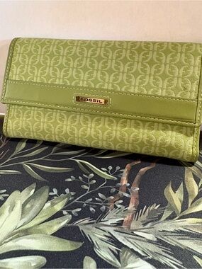 Fossil Light Green Signature Clutch Wallet